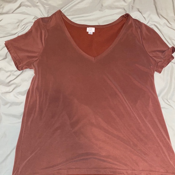 Dusty maroon v-neck - Picture 2 of 2